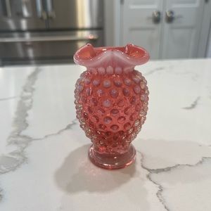 Vintage Fenton hobnail pink opalescent bud vase 4”